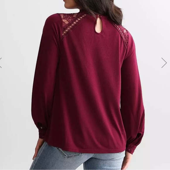 🍇 Buckle Black Lace High Neck Top - Picture 2 of 11